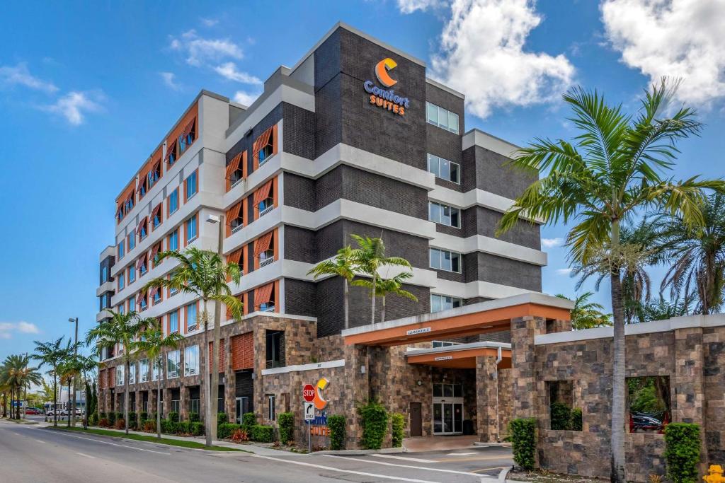 Comfort Suites Fort Lauderdale Airport & Cruise Port, photo 1