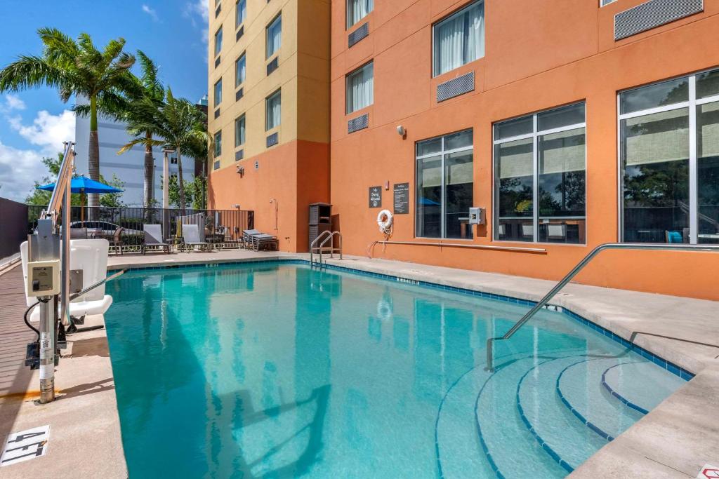 Comfort Suites Fort Lauderdale Airport South & Cruise Port, photo 1