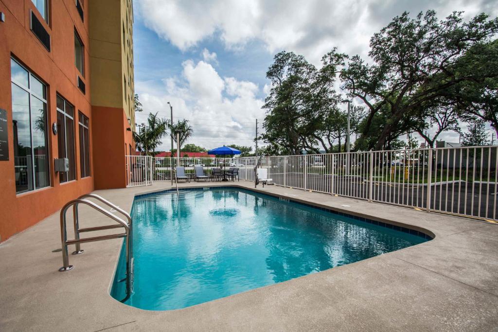 Comfort Suites Fort Lauderdale Airport South & Cruise Port photo 4