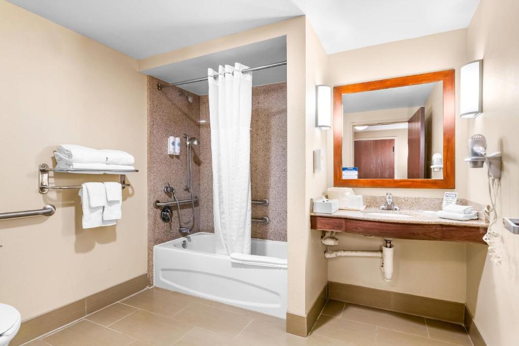 Comfort Suites Orlando Airport photo 3