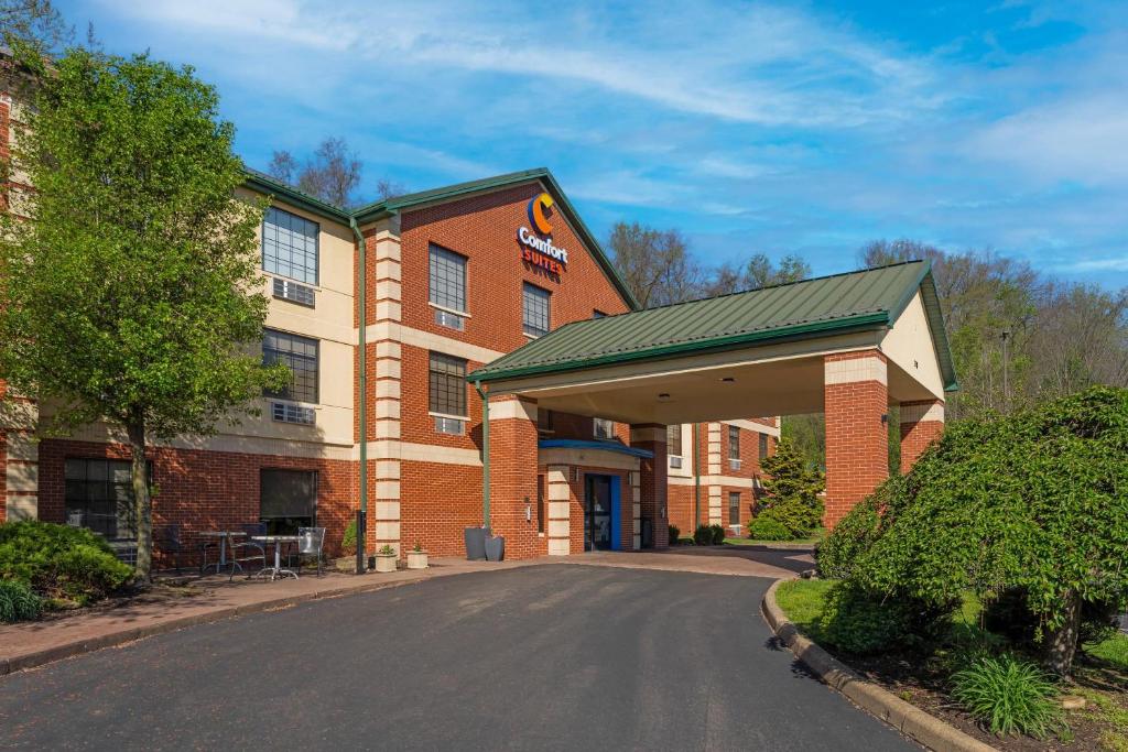 Comfort Suites Pittsburgh Airport, photo 1