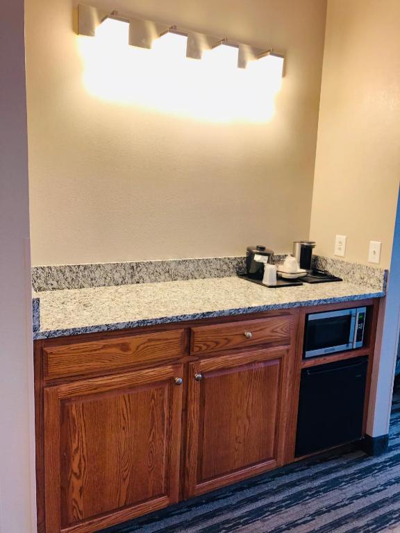 Country Inn & Suites by Radisson, Nashville Airport East, TN photo 3