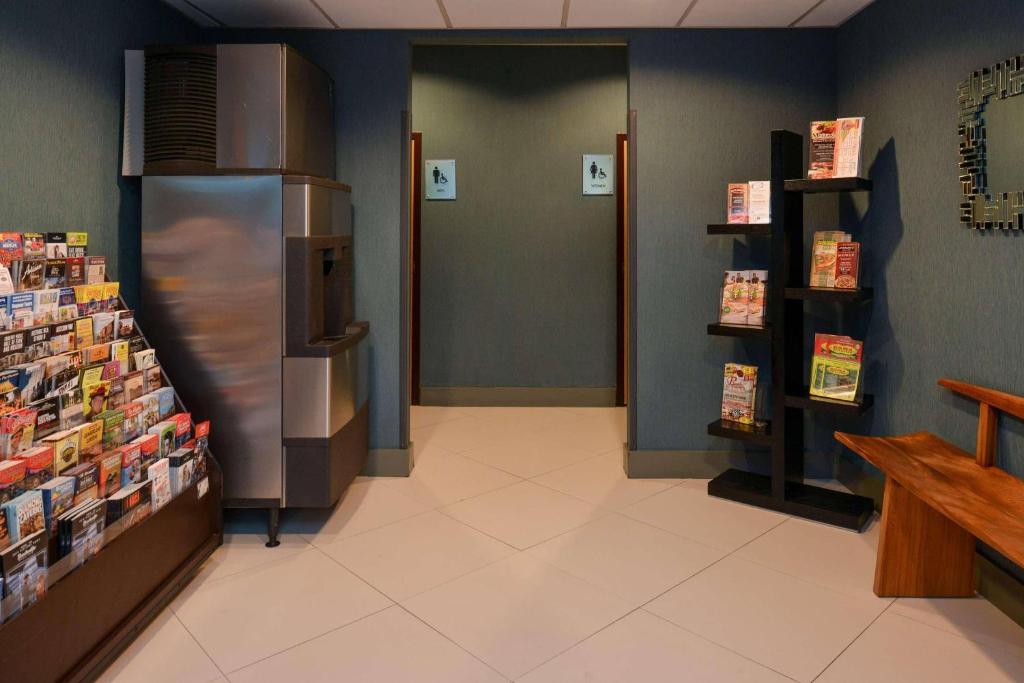 Country Inn & Suites by Radisson Nashville Airport TN photo 4