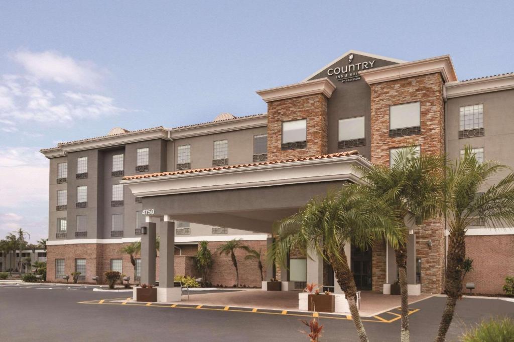 Country Inn & Suites by Radisson, RJ Stadium - Tampa Airport East, photo 1