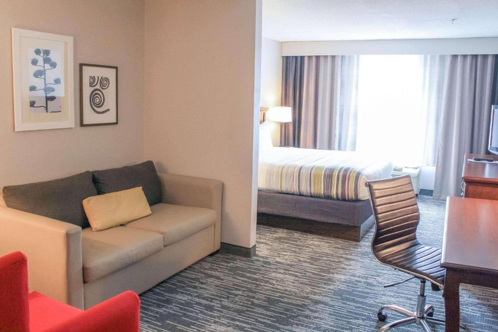 Country Inn & Suites by Radisson, Washington Dulles International Airport, VA photo 2