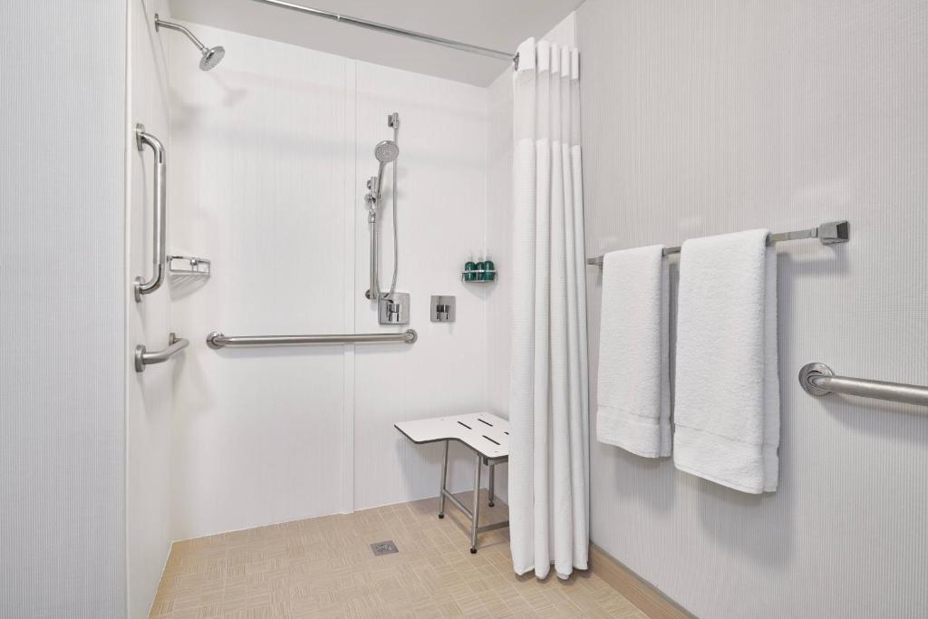 Courtyard By Marriott Baltimore BWI Airport photo 3