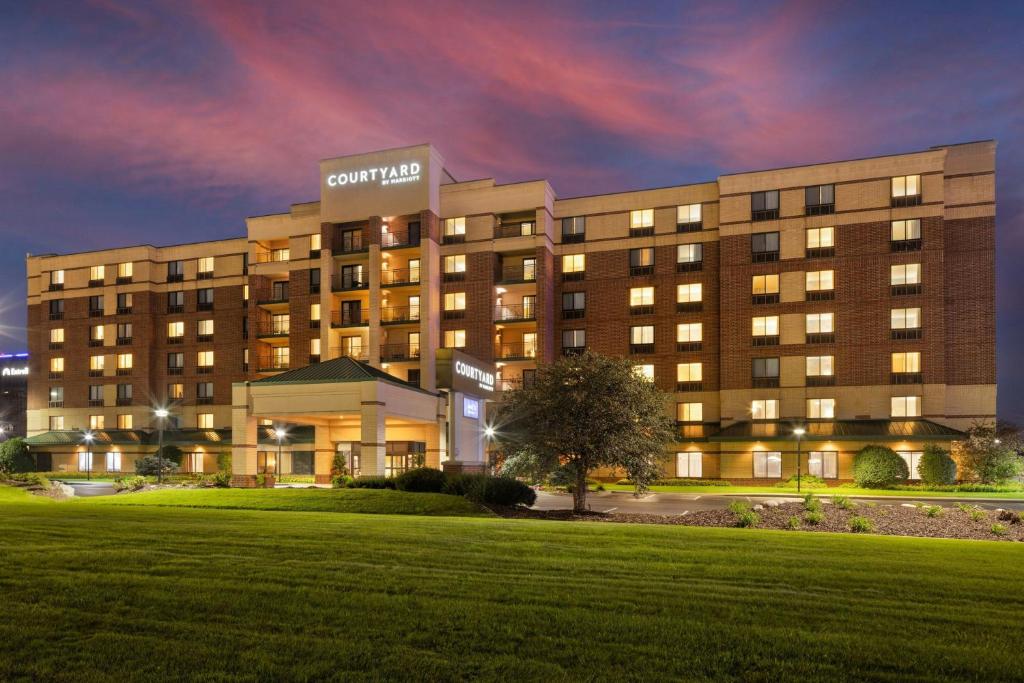 Courtyard by Marriott Bloomington Mall of America photo 2