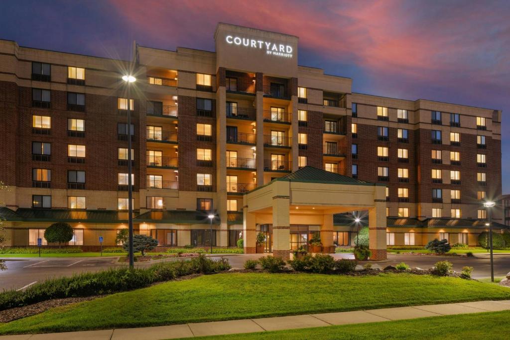 Courtyard by Marriott Bloomington Mall of America photo 3