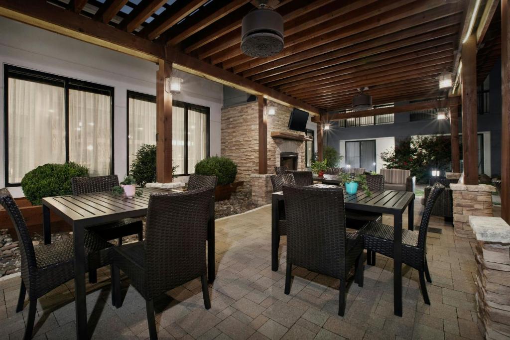 Courtyard by Marriott Dallas DFW Airport North/Irving photo 4
