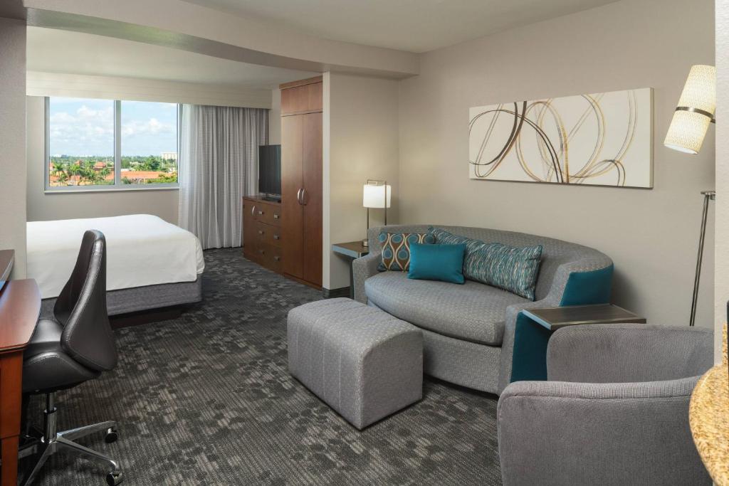 Courtyard by Marriott Miami Airport photo 2