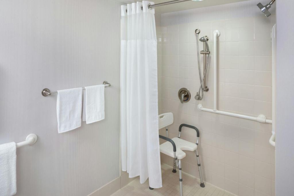 Courtyard by Marriott Miami Airport photo 3