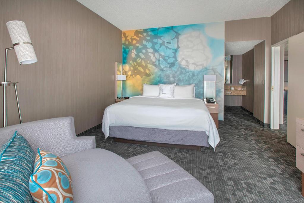 Courtyard by Marriott Newark Elizabeth photo 2