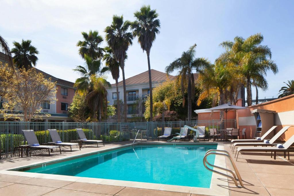 Courtyard by Marriott Oakland Airport, photo 1