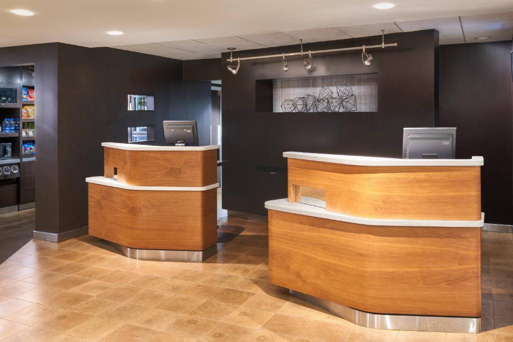 Courtyard by Marriott Orlando Airport photo 3