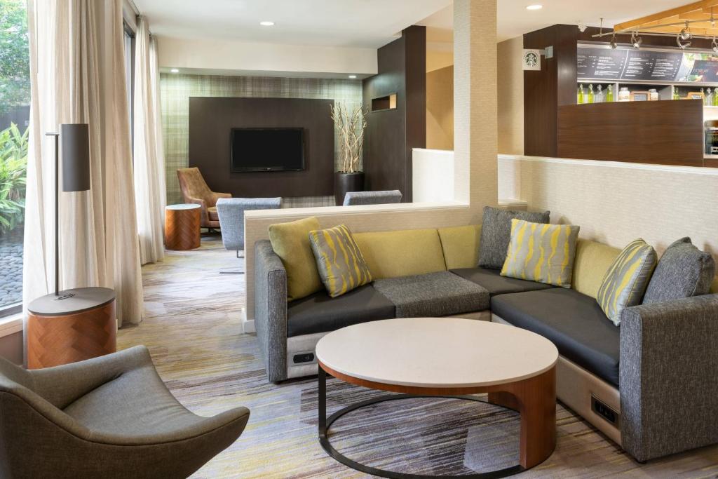 Courtyard by Marriott Orlando Airport photo 4