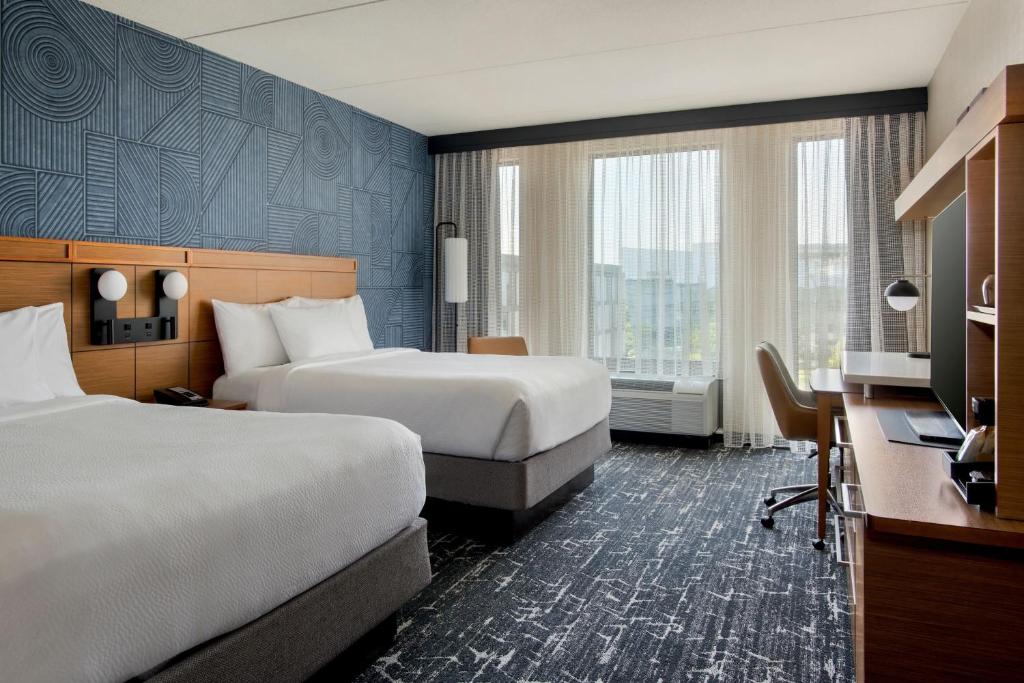 Courtyard by Marriott Philadelphia South at The Navy Yard photo 2