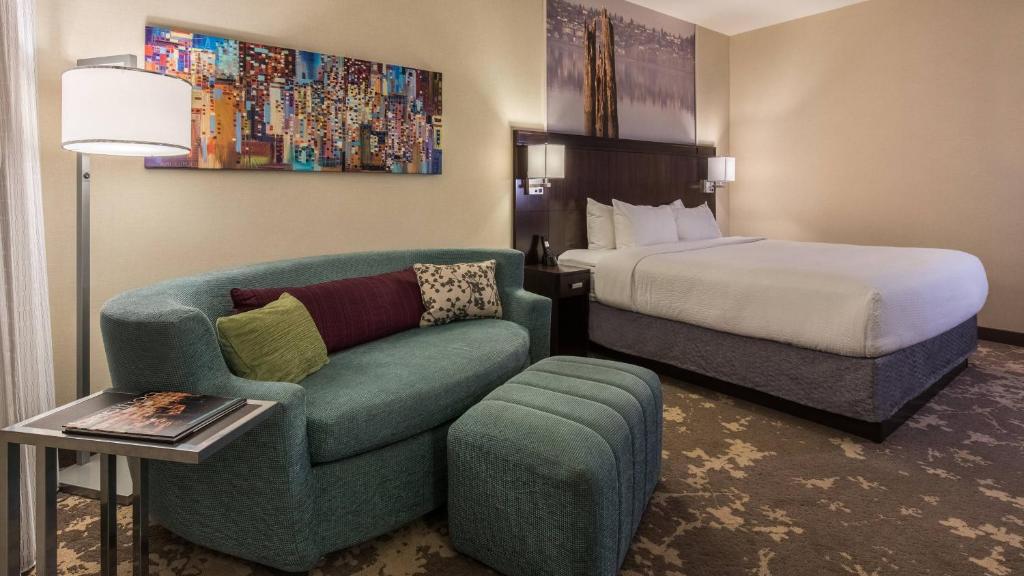 Courtyard by Marriott Portland City Center photo 2