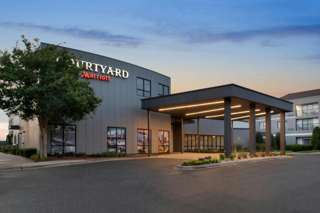 Courtyard Charlotte Airport North, photo 1