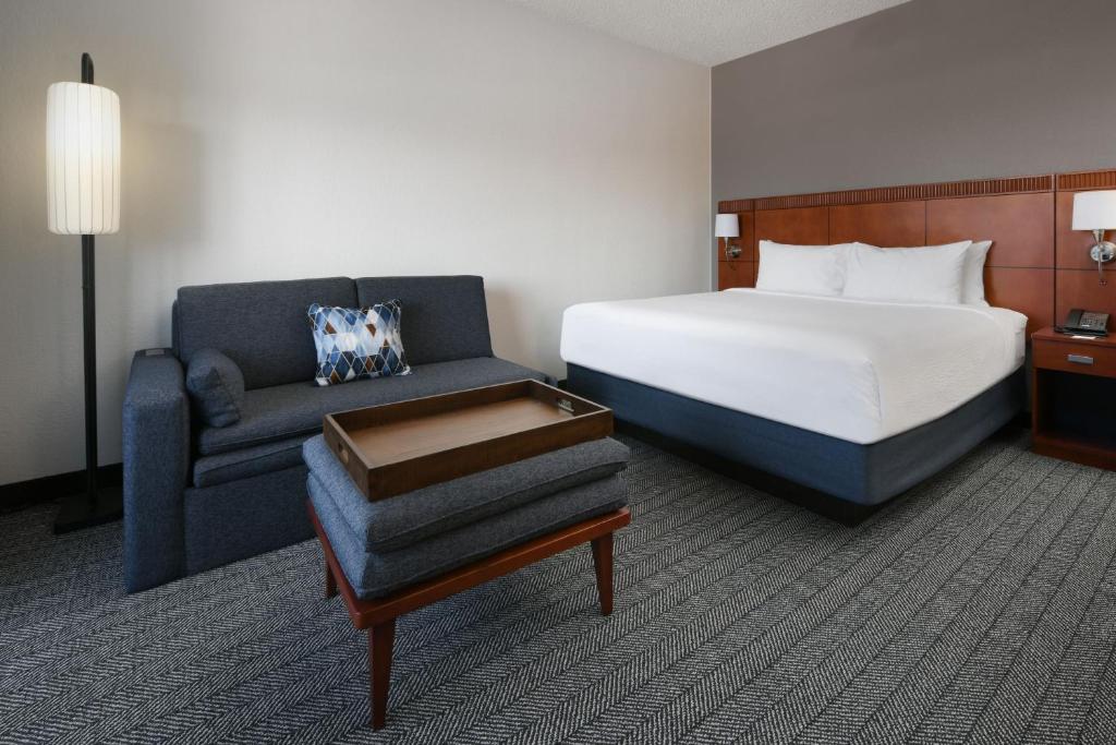 Courtyard Dallas Las Colinas photo 2