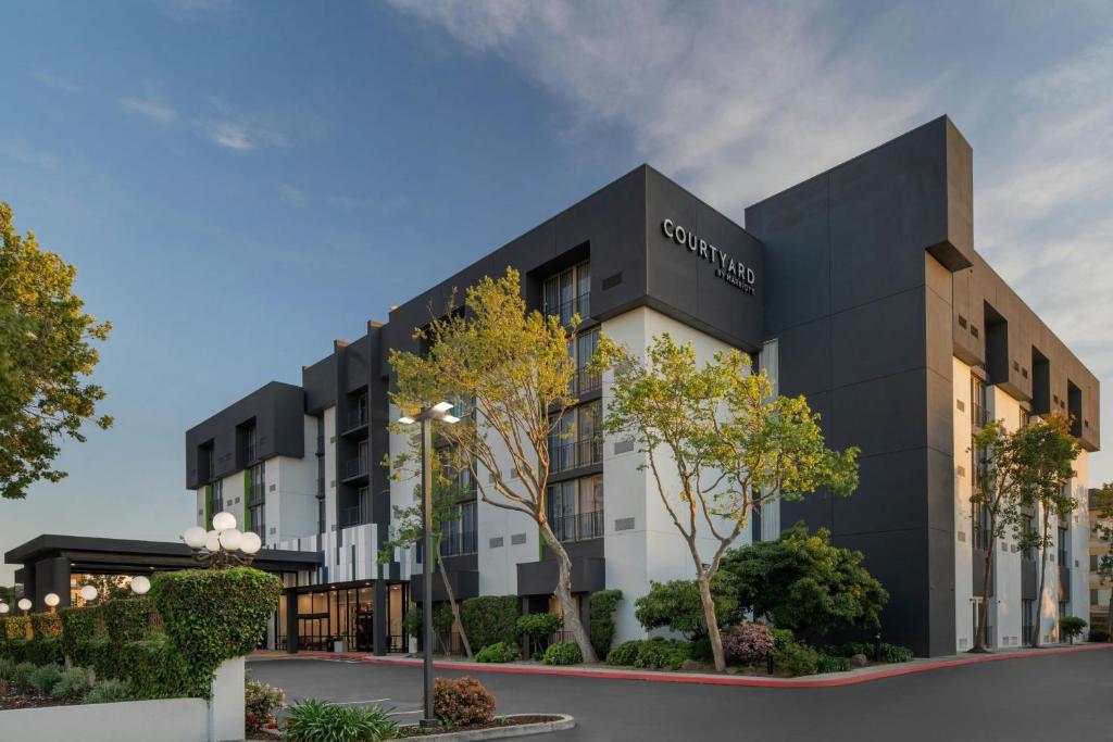 Courtyard San Jose Airport photo 2