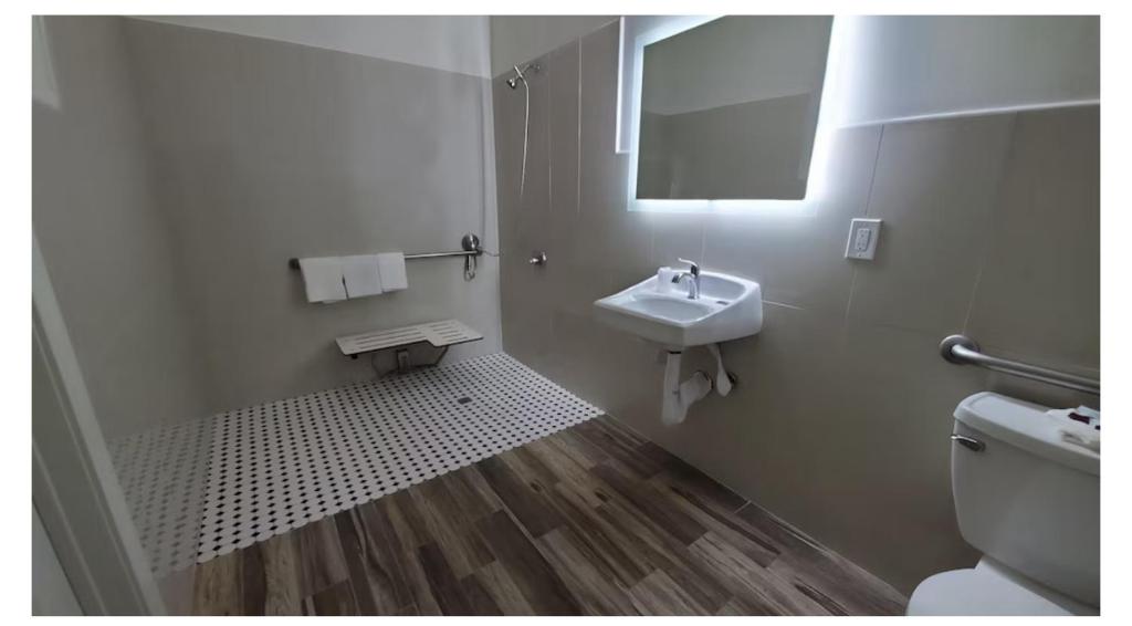 Crestridge Inn Near LAX, SoFi Stadium & Intuit Dome photo 3