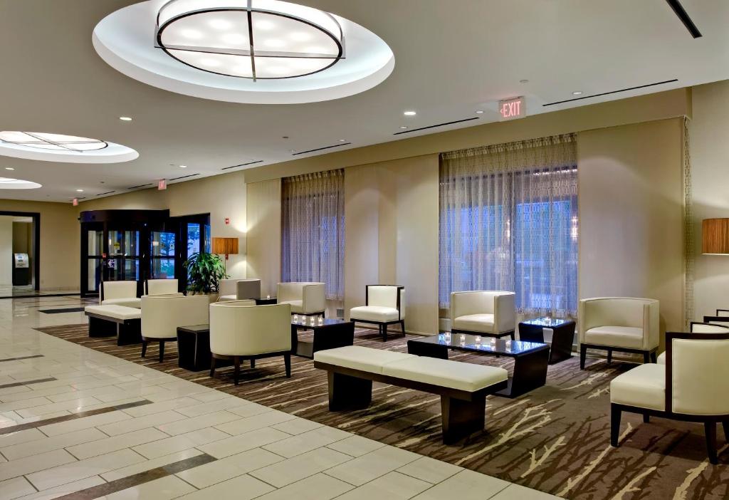 Crowne Plaza Chicago Ohare Hotel & Conf Ctr by IHG, photo 1