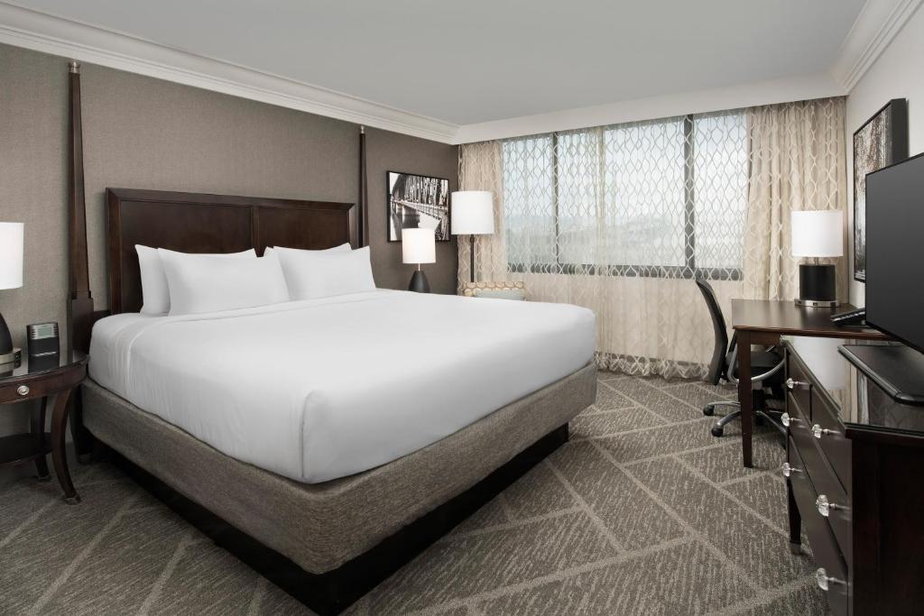 Crowne Plaza Hotel Portland-Downtown Convention Center by IHG photo 4