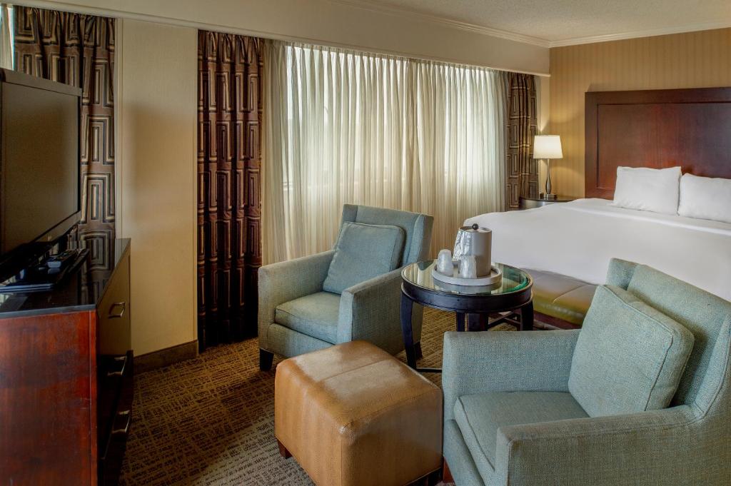 Crowne Plaza Hotel St. Louis Airport by IHG photo 3