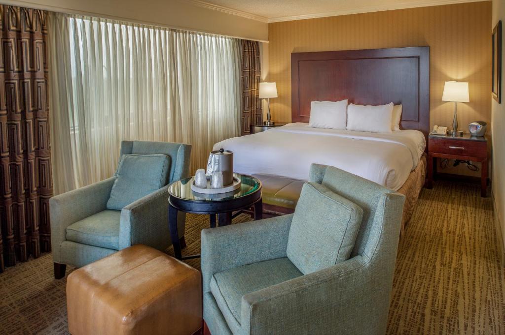 Crowne Plaza Hotel St. Louis Airport by IHG photo 4
