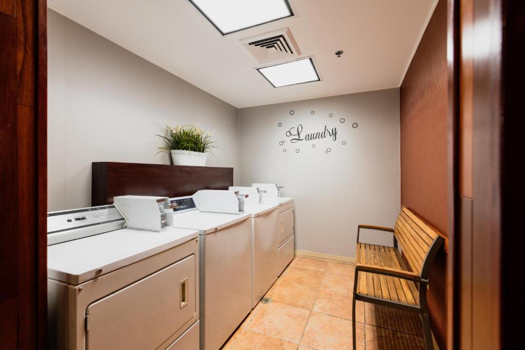 Crowne Plaza Newark Airport by IHG photo 2