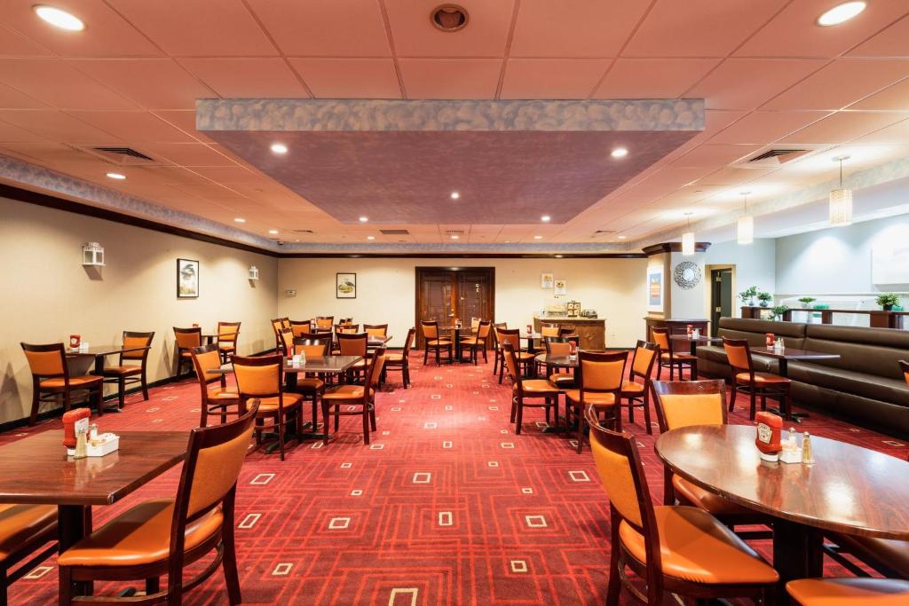 Crowne Plaza Newark Airport by IHG photo 3
