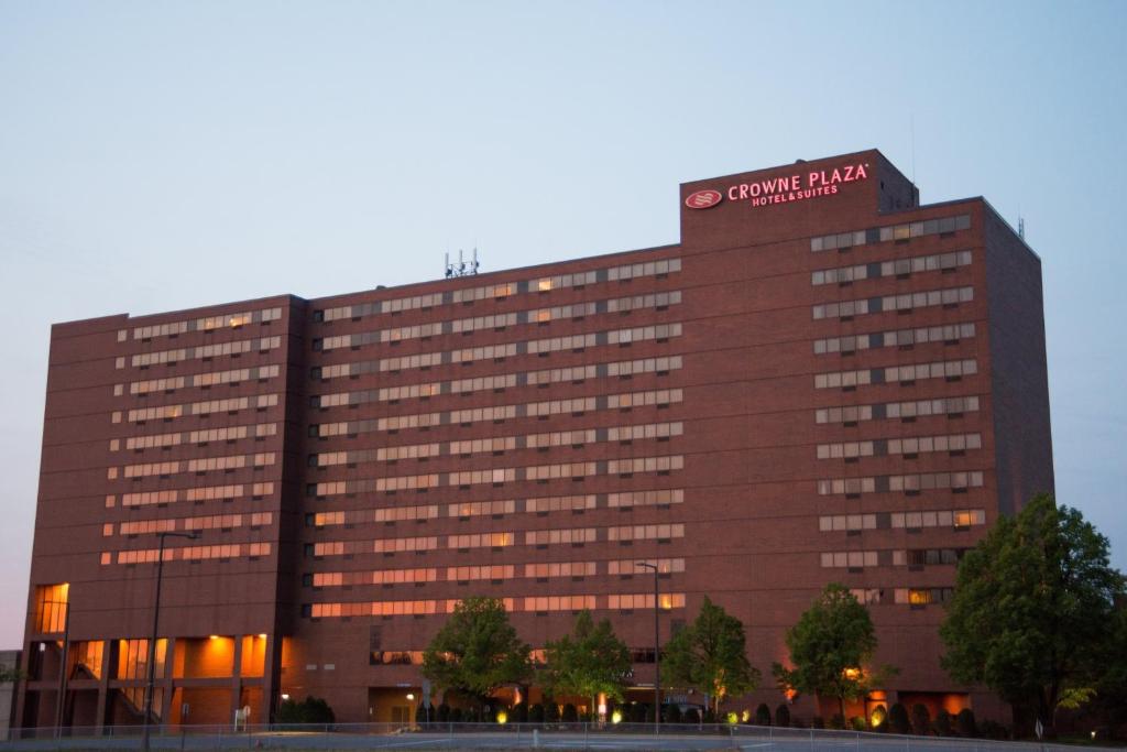 Crowne Plaza Suites MSP Airport - Mall of America by IHG, photo 1