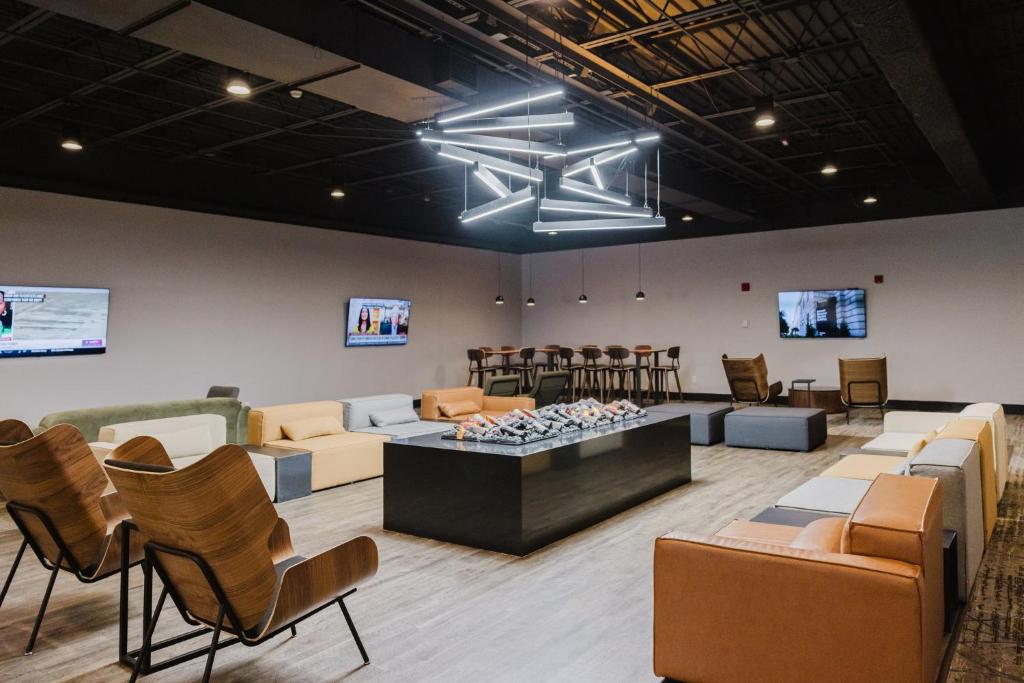 Crowne Plaza Suites MSP Airport - Mall of America by IHG photo 3