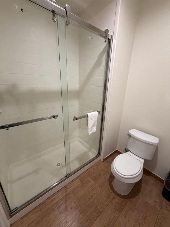 Crystal Inn & Suites IAH Humble photo 3
