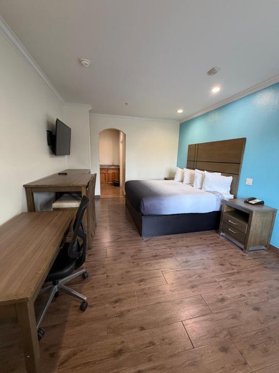 Crystal Inn & Suites IAH Humble photo 4