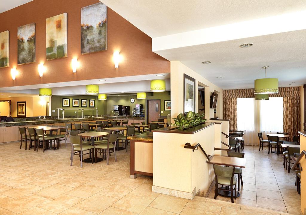 Crystal Inn Hotel & Suites - Salt Lake City photo 4