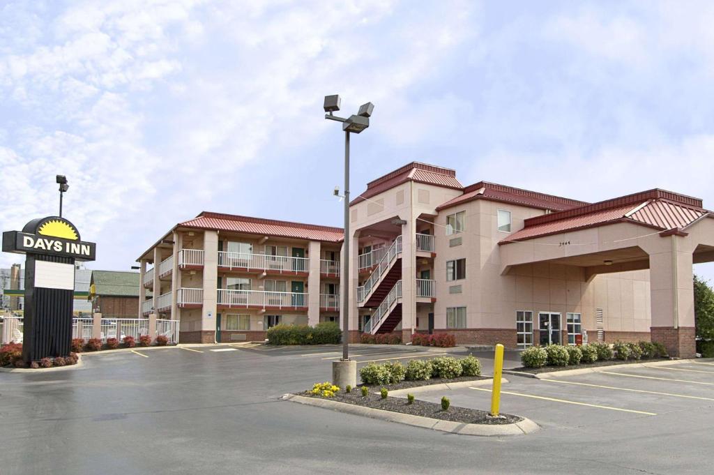 Days Inn by Wyndham Airport Nashville East, photo 1