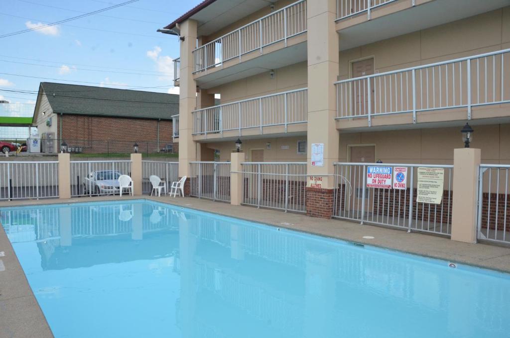 Days Inn by Wyndham Airport Nashville East photo 3