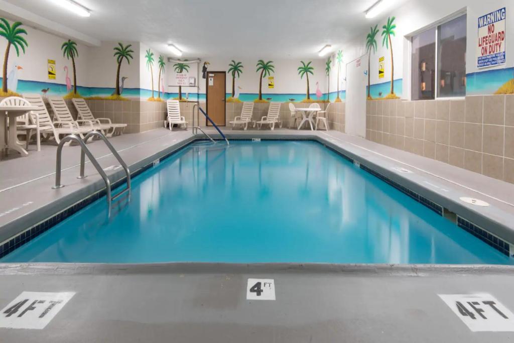 Days Inn by Wyndham Kansas City International Airport photo 3
