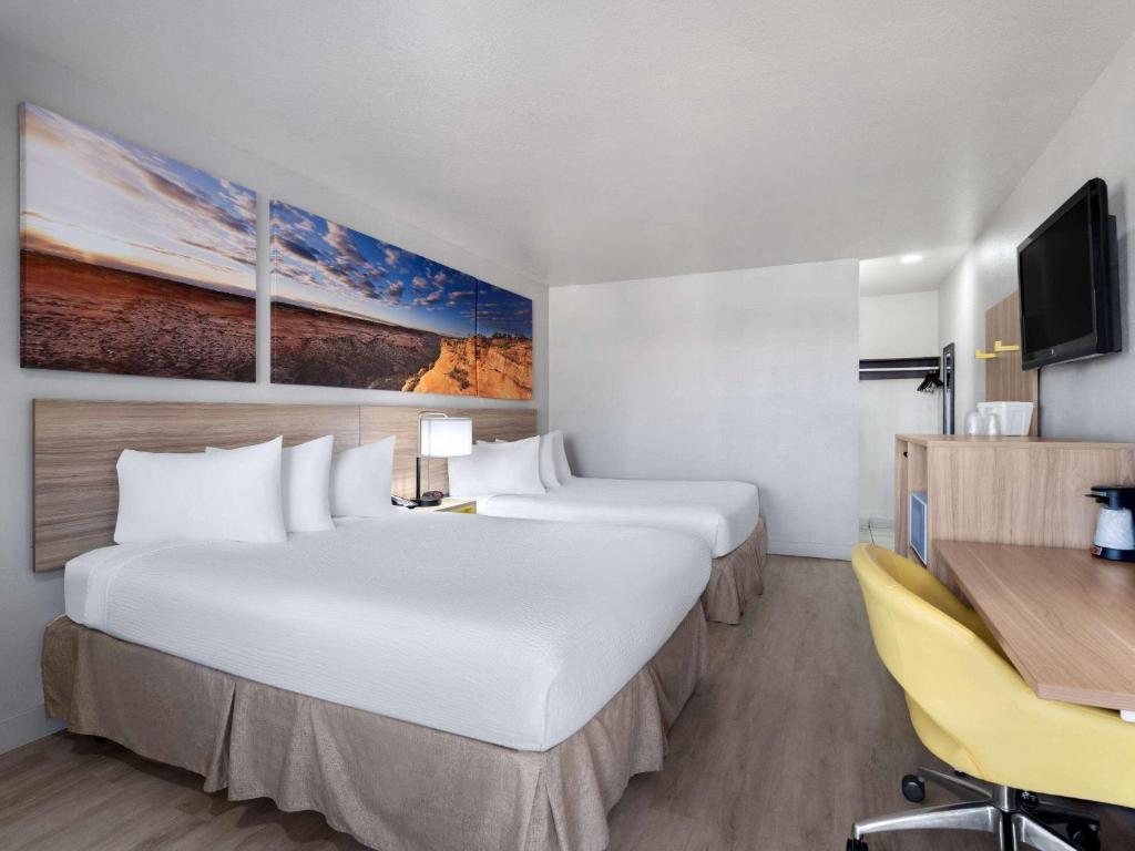 Days Inn by Wyndham Las Vegas Airport Near the Strip photo 2