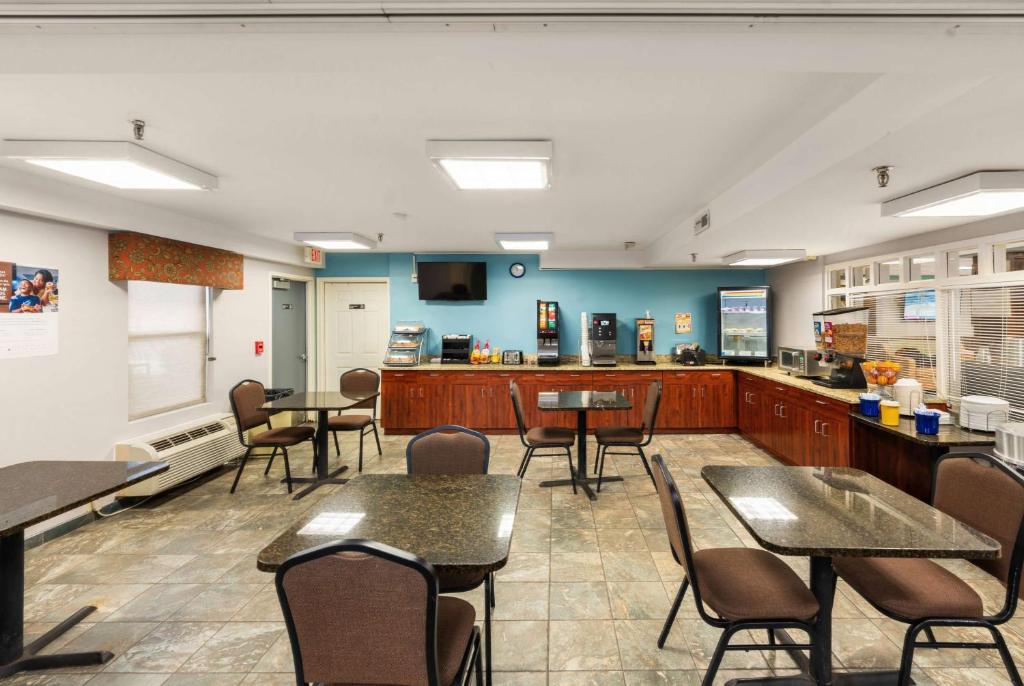Days Inn by Wyndham Raleigh-Airport-Research Triangle Park photo 4