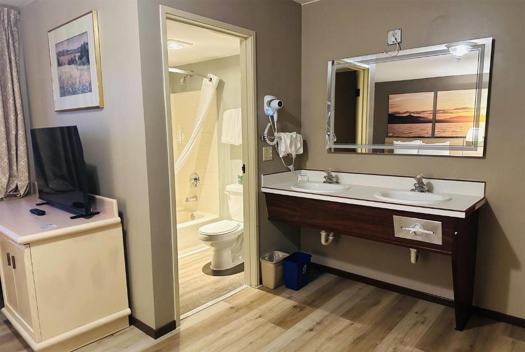 Days Inn by Wyndham Seatac Airport photo 3