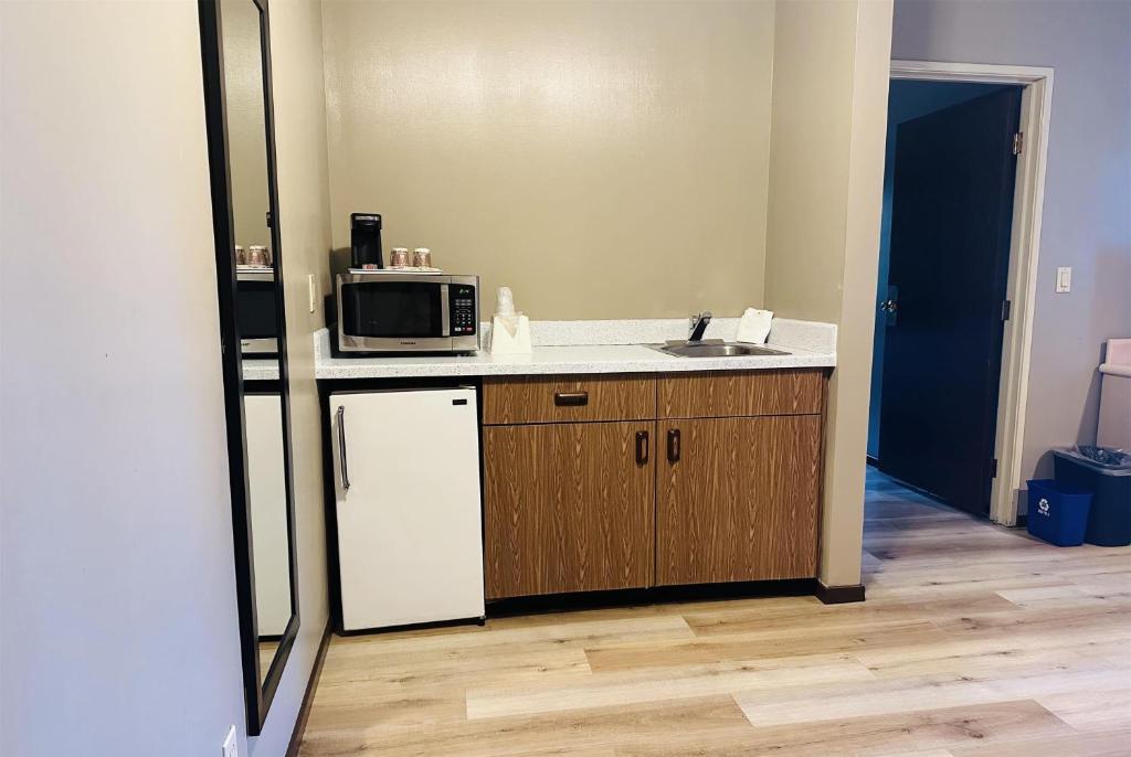 Days Inn by Wyndham Seatac Airport photo 4