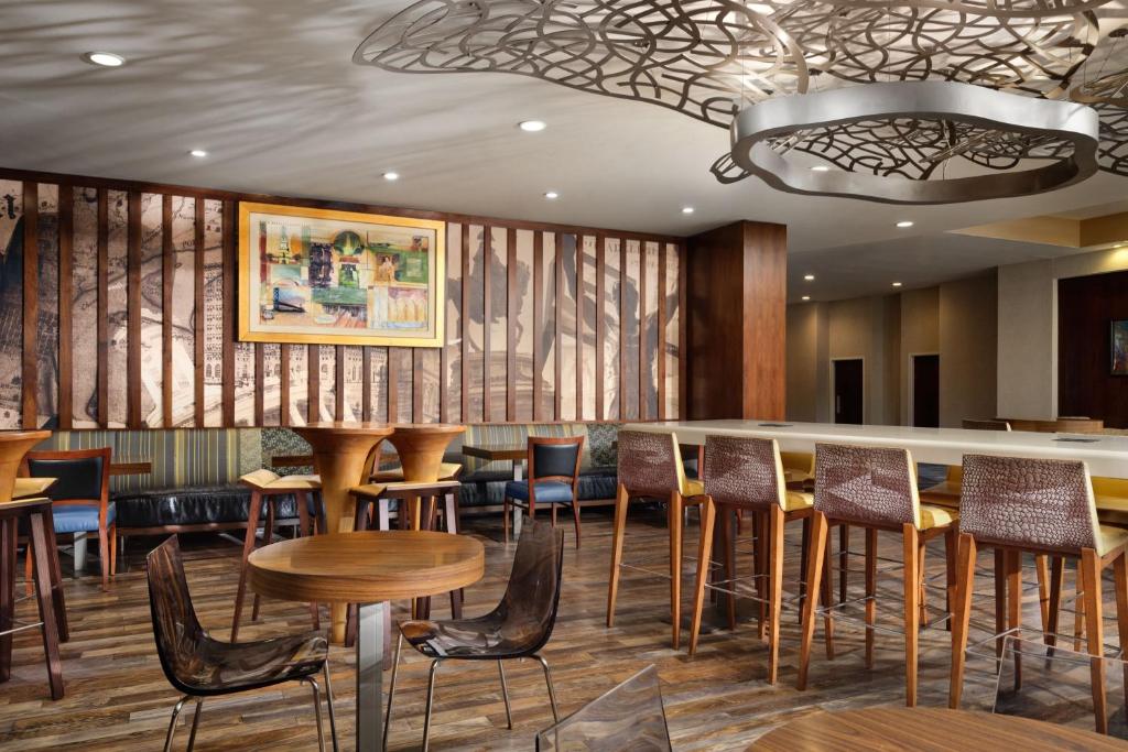 Delta Hotels by Marriott Philadelphia Airport photo 3