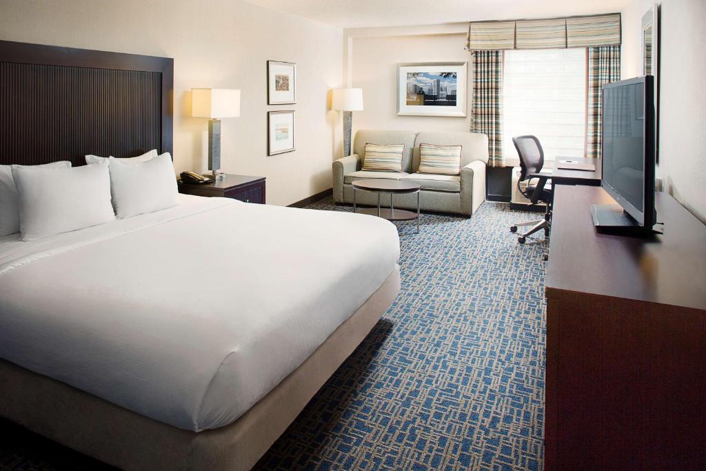 DoubleTree by Hilton Baltimore - BWI Airport photo 2