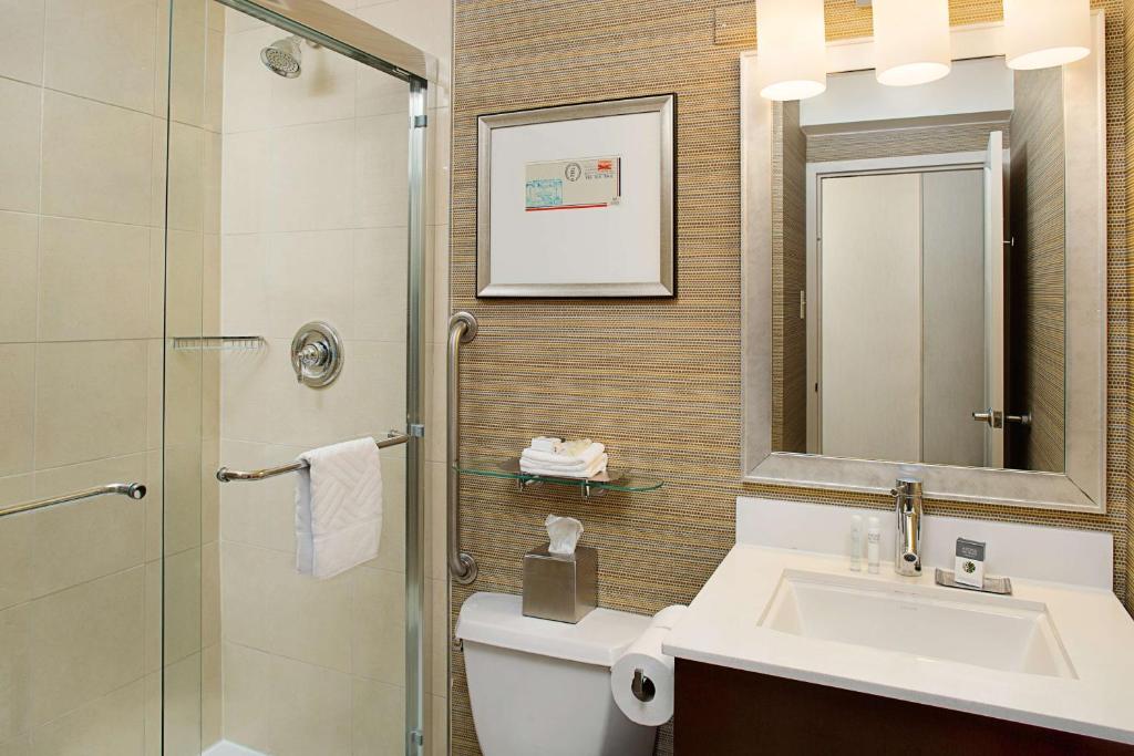DoubleTree by Hilton Baltimore - BWI Airport photo 3