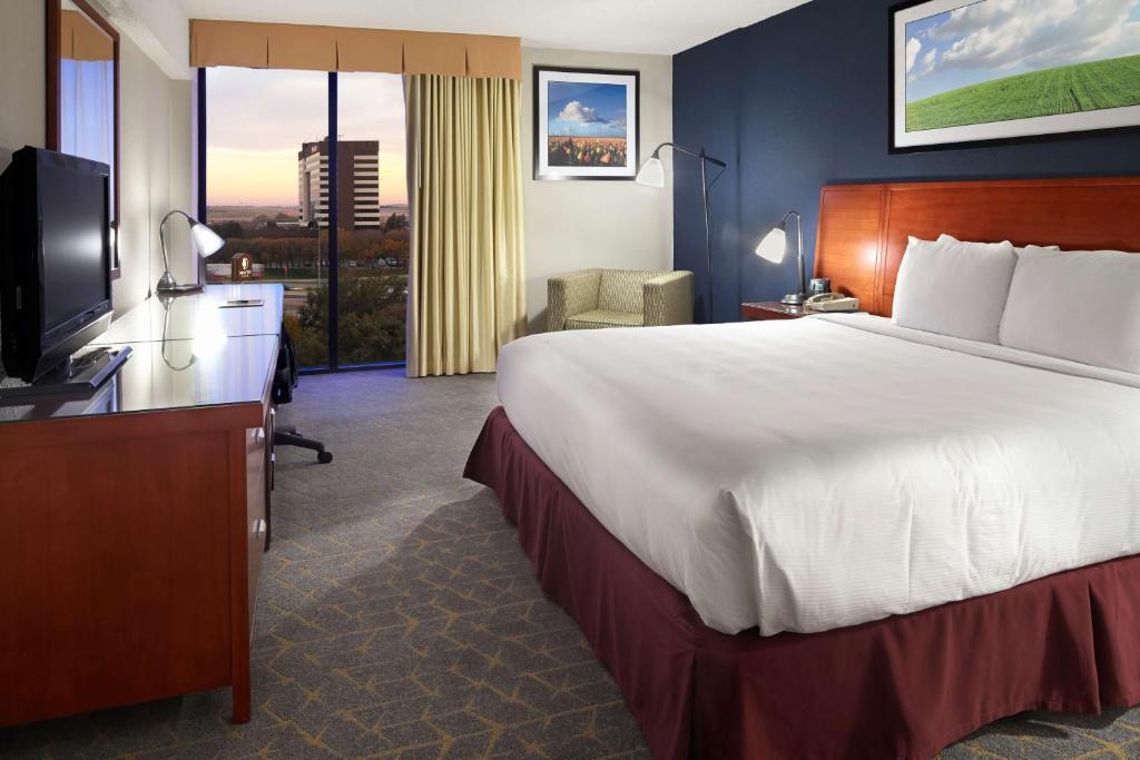 DoubleTree by Hilton DFW Airport North photo 2