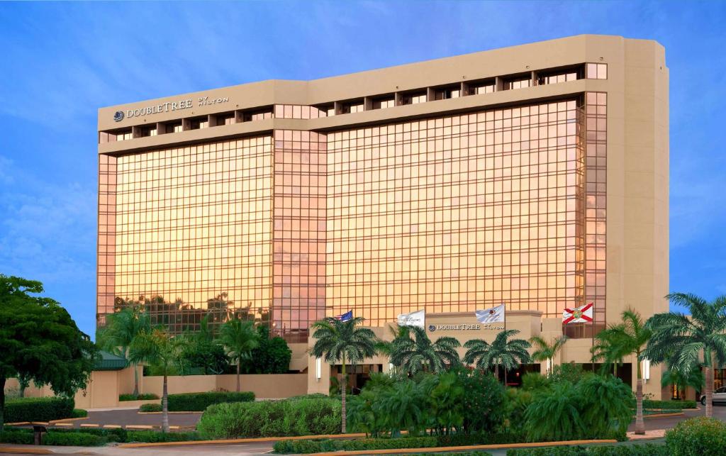 DoubleTree by Hilton Hotel Miami Airport & Convention Center, photo 1