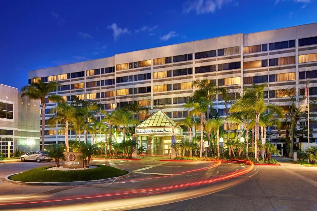 DoubleTree by Hilton LAX - El Segundo photo 3