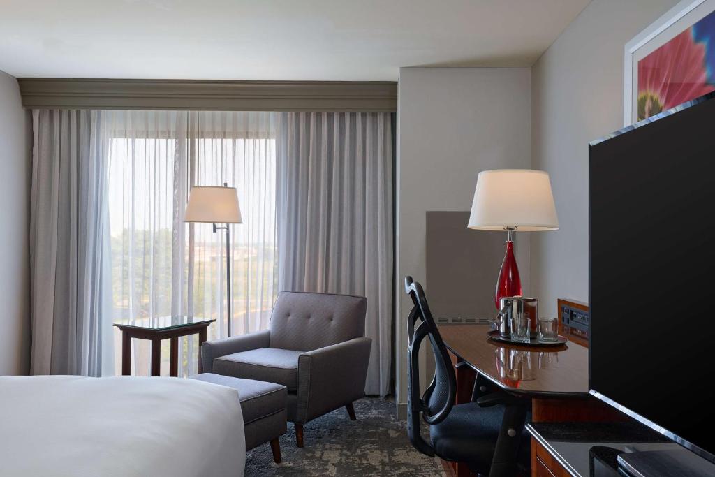 DoubleTree by Hilton Minneapolis Airport, MN photo 2